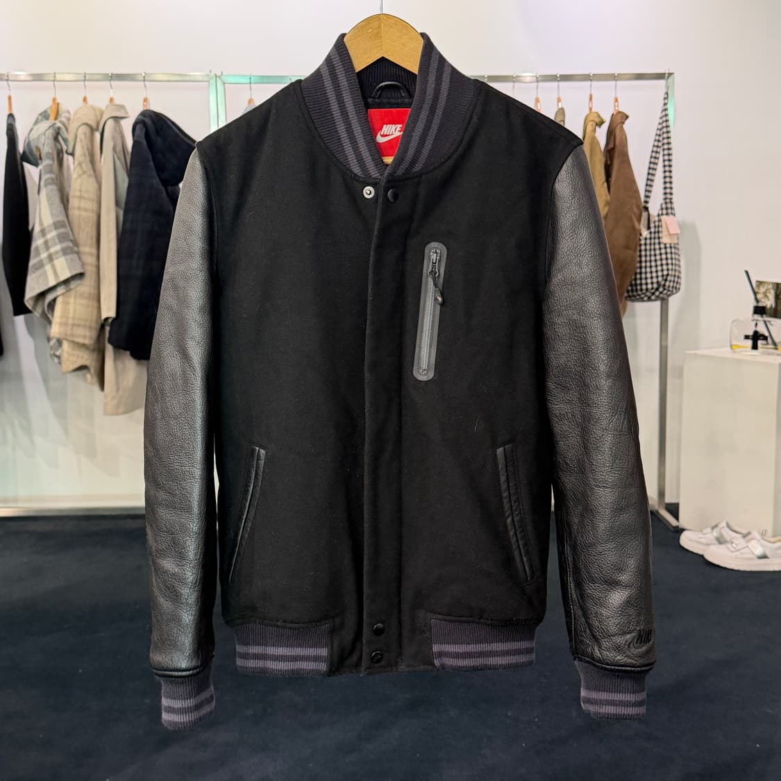 [M] 나이키 레더 바시티자켓 상품이미지1