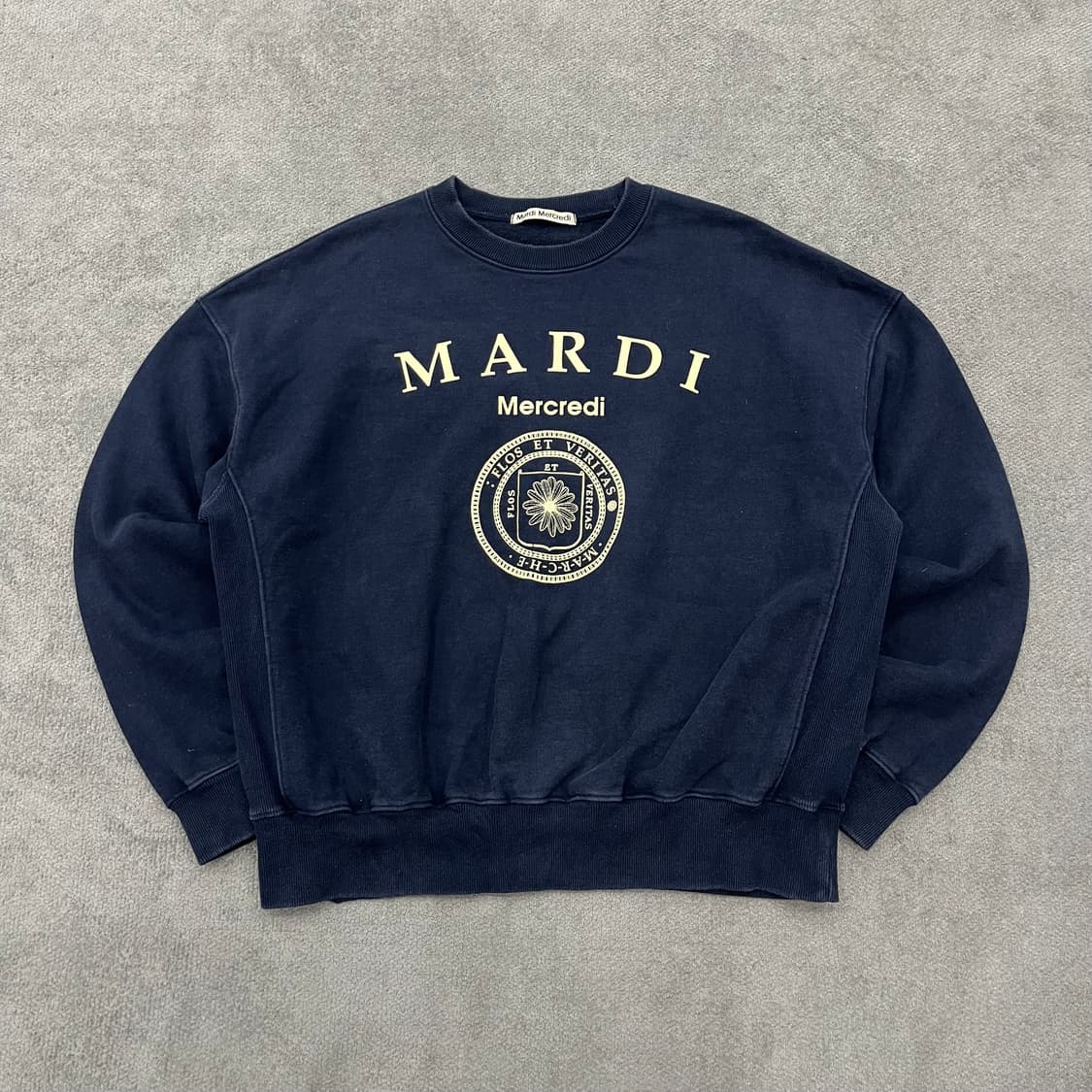 마르디메크르디 맨투맨 네이비 상품이미지1