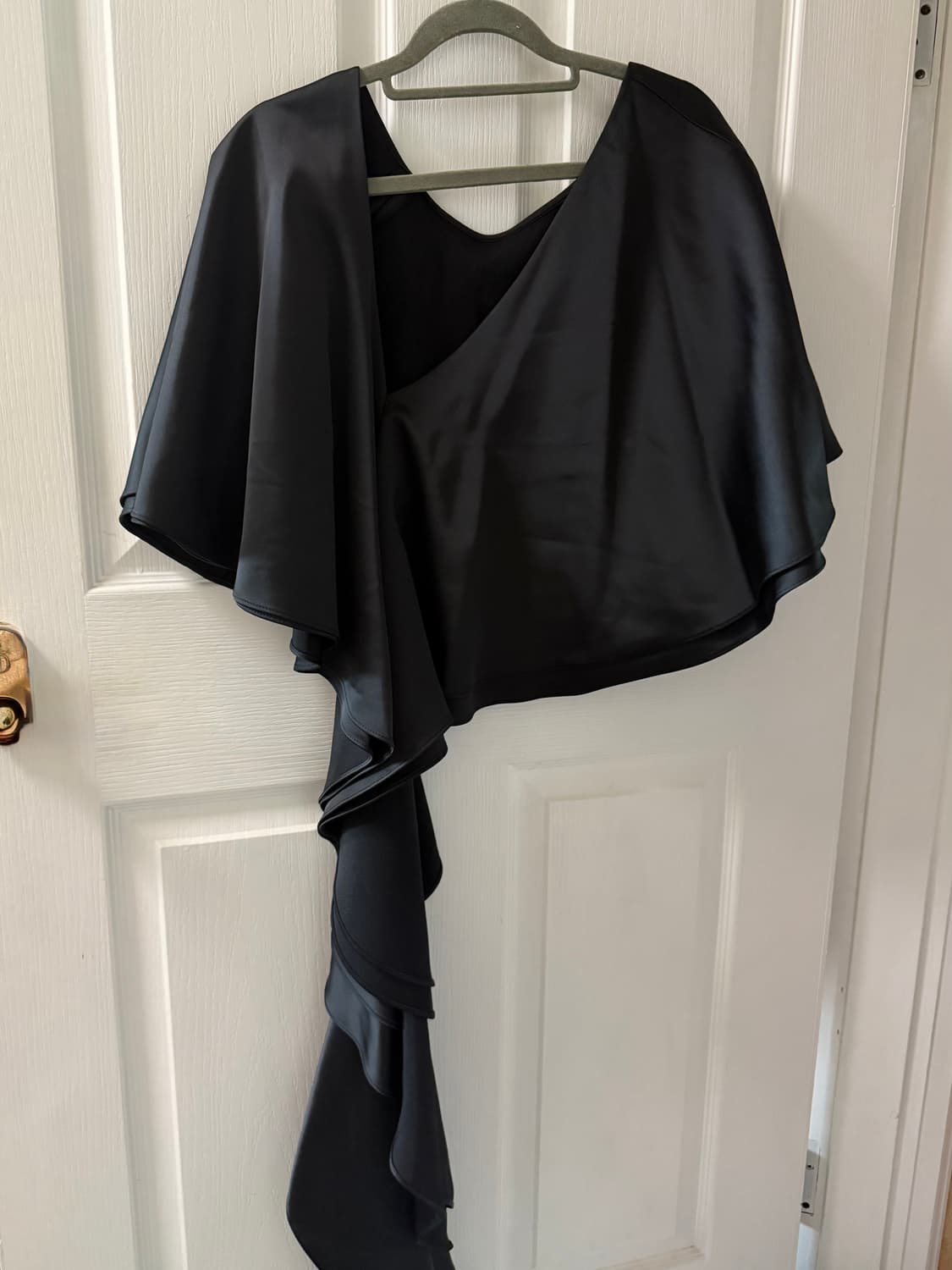 hausofpbk 블랙 새틴 숄 탑 상품이미지3
