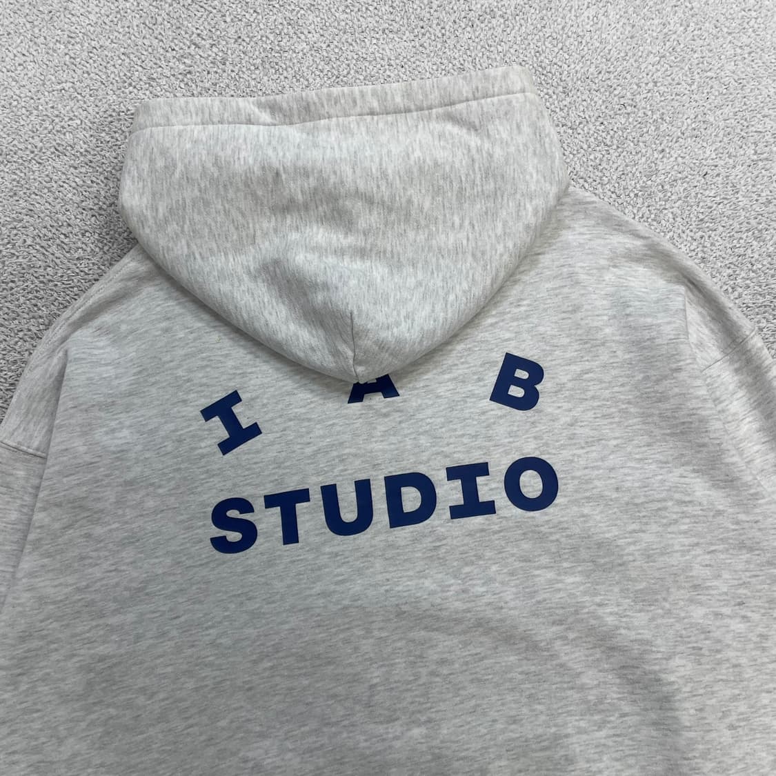 아이앱스튜디오 스펠 로고 후드티 라이트 그레이 상품이미지3
