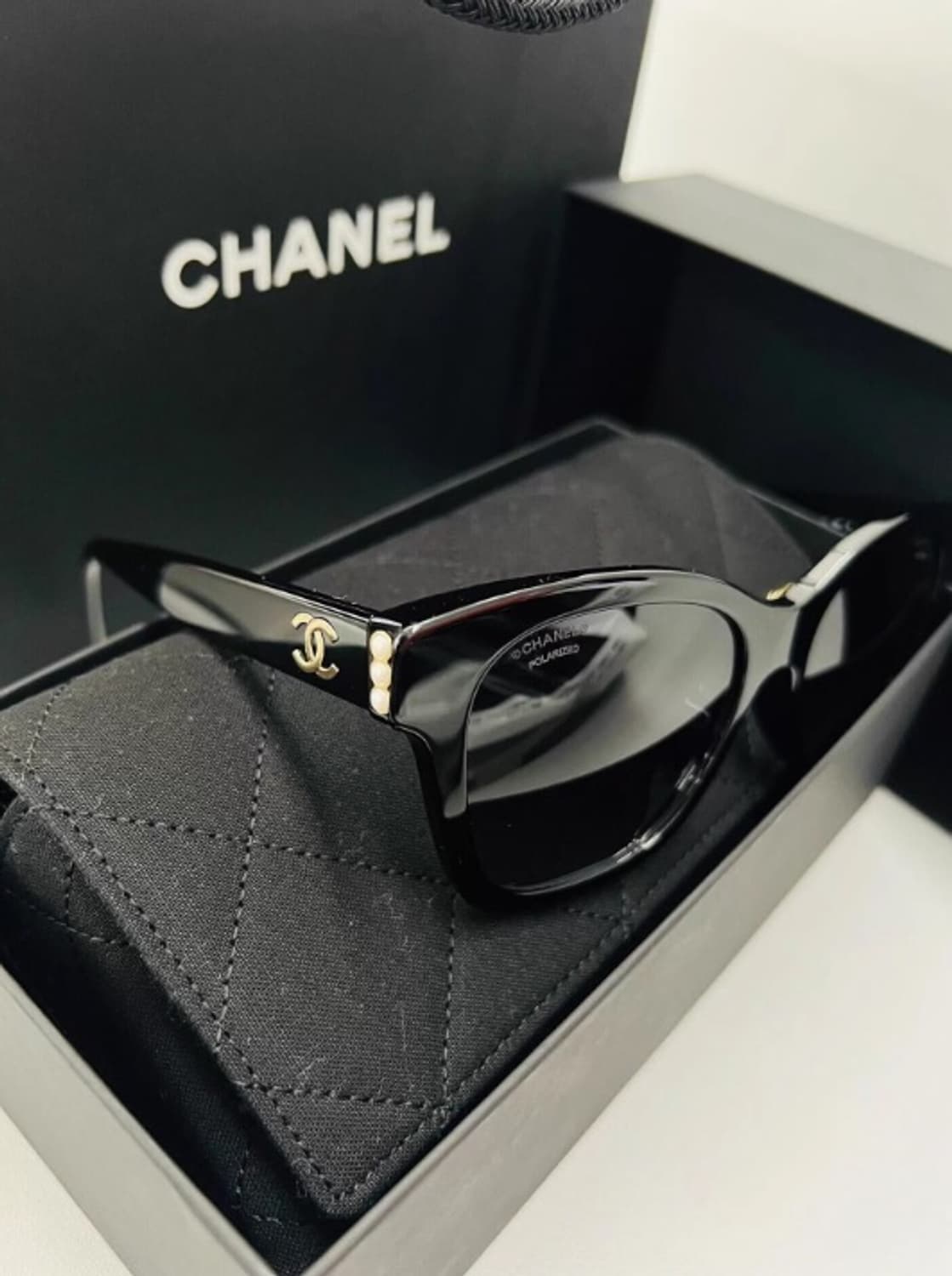 샤넬 진주 장식 편광 선글라스 블랙 정품 상품이미지1