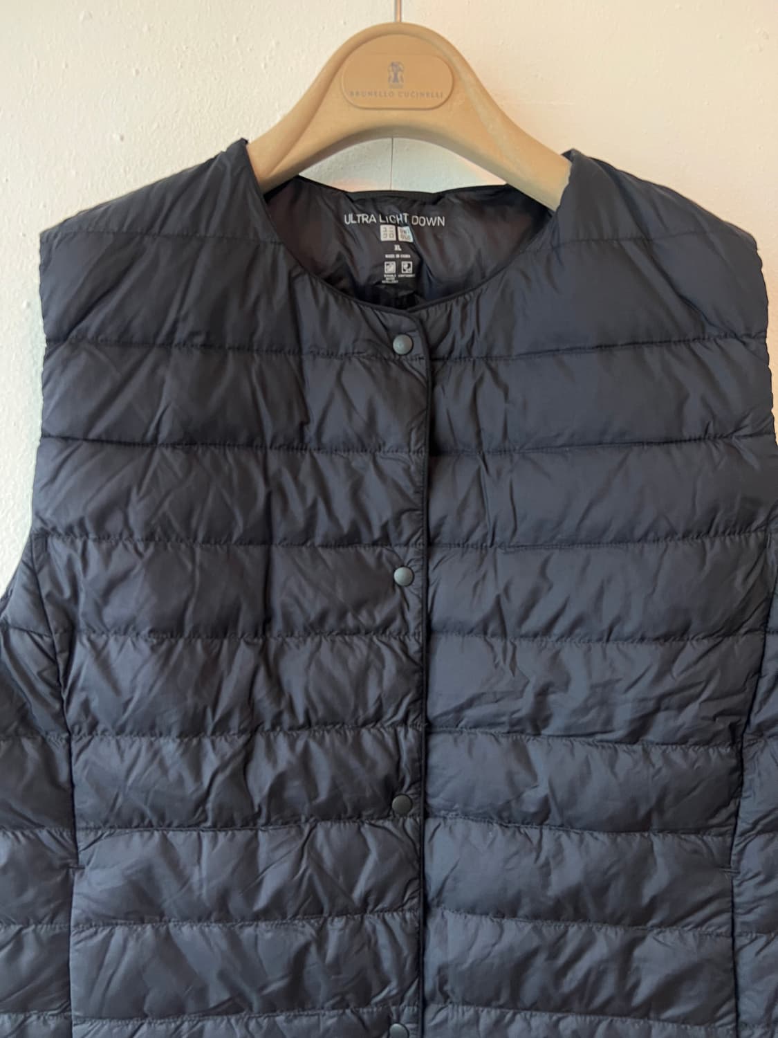 유니클로 여성 블랙 다운패딩조끼 경량패딩조끼 상품이미지1