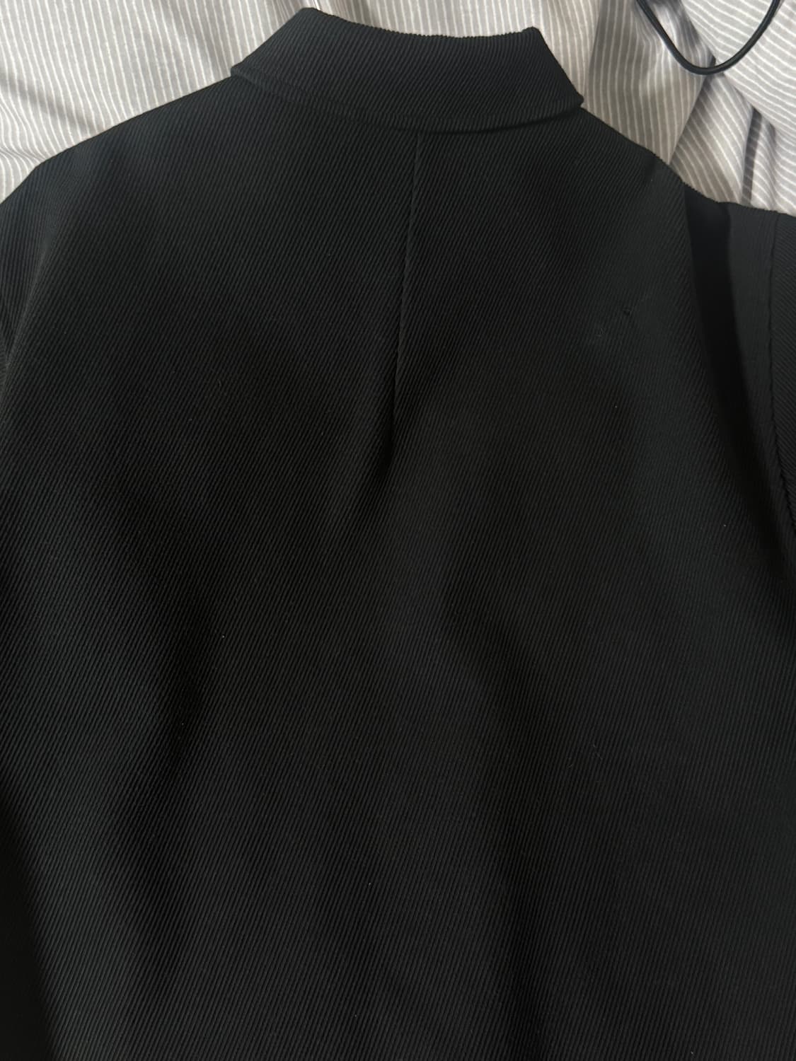 아더에러 블랙 자켓 product 17 상품이미지3