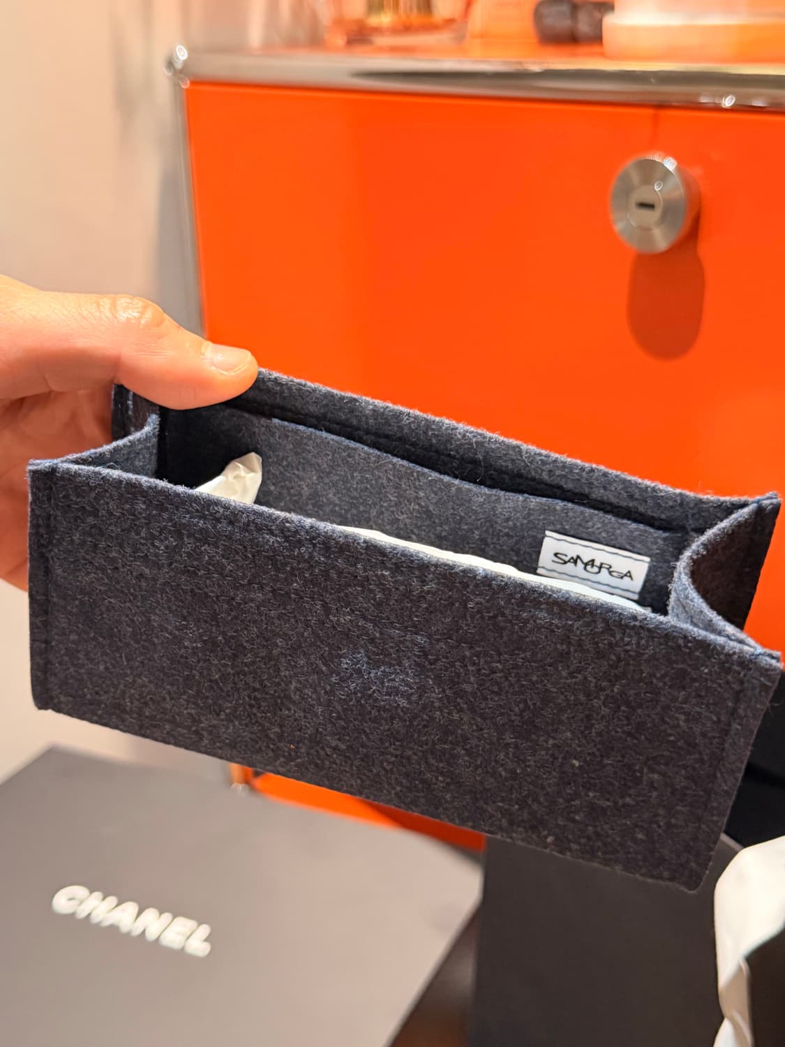 샤넬 캘리백 네이비 팝니다. 상품이미지5