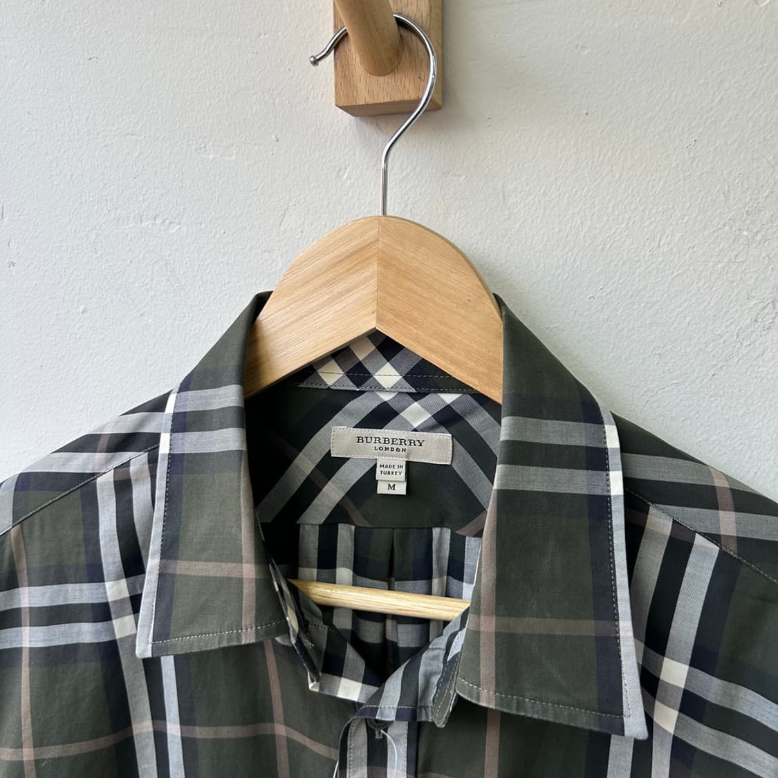16139 - 버버리 카키 체크 셔츠 상품이미지3