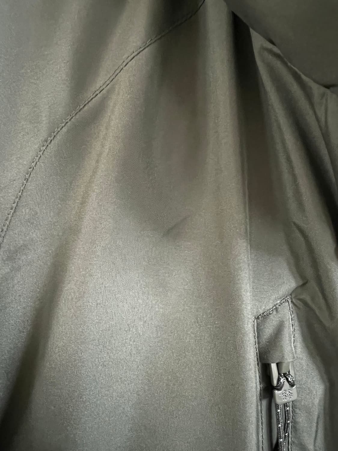 (95) 코오롱 스포츠 남성 윈드스토퍼 논퀼팅 중기장 다운 그레이시 카키 상품이미지2