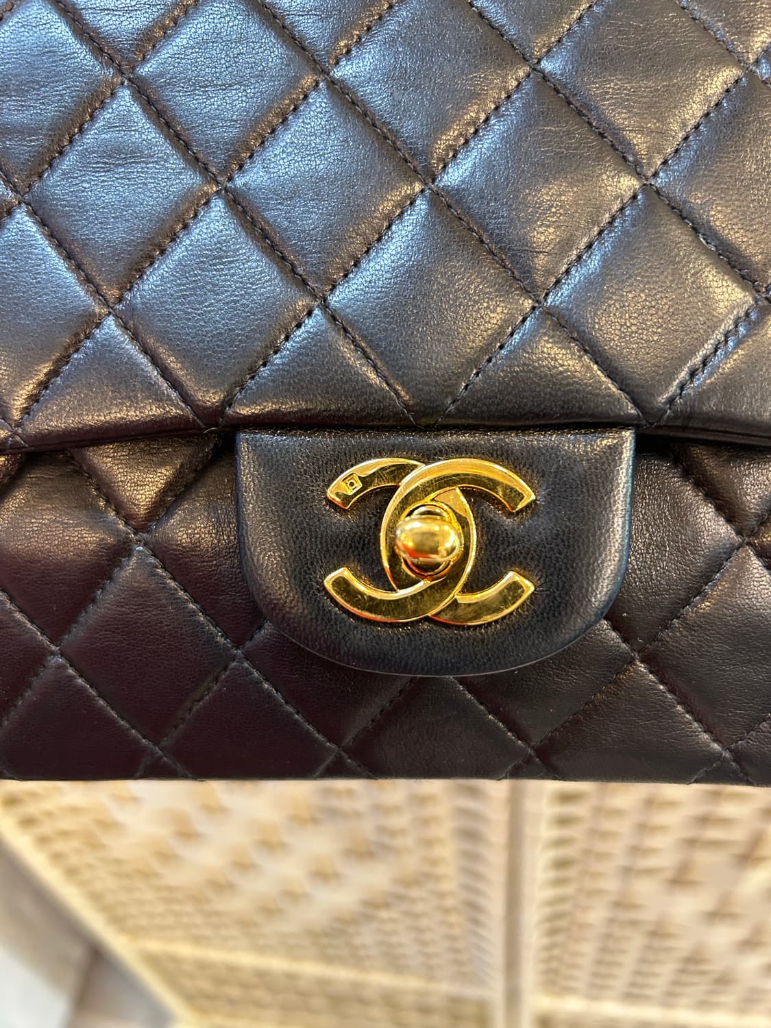 정품 샤넬 빈티지 램스킨 클래식 백 팝니다 상품이미지2