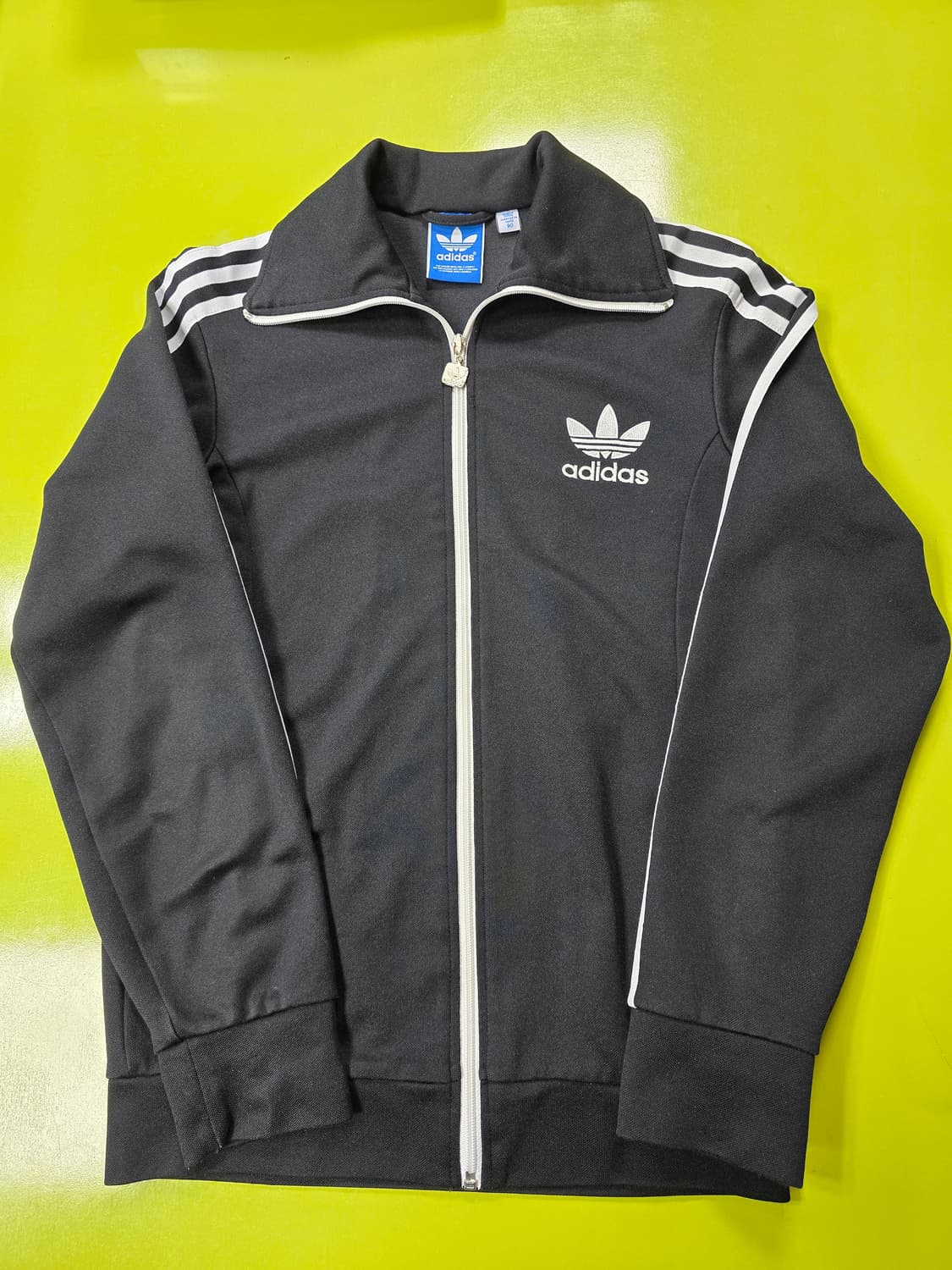 아디다스 블랙 삼선 트랙탑 상품이미지1