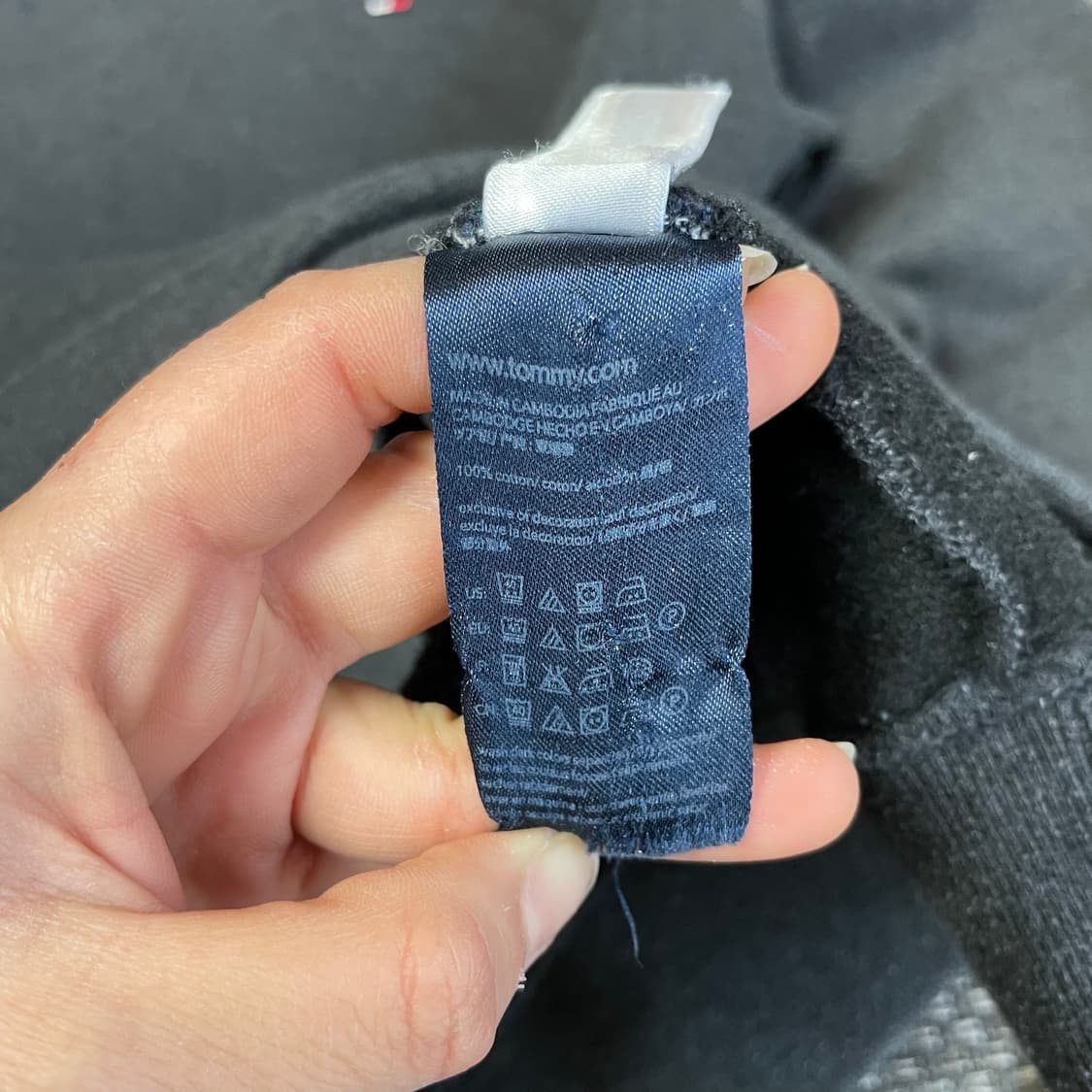 타미힐피거 다크그레이 베이직 맨투맨 스웻셔츠 상품이미지5