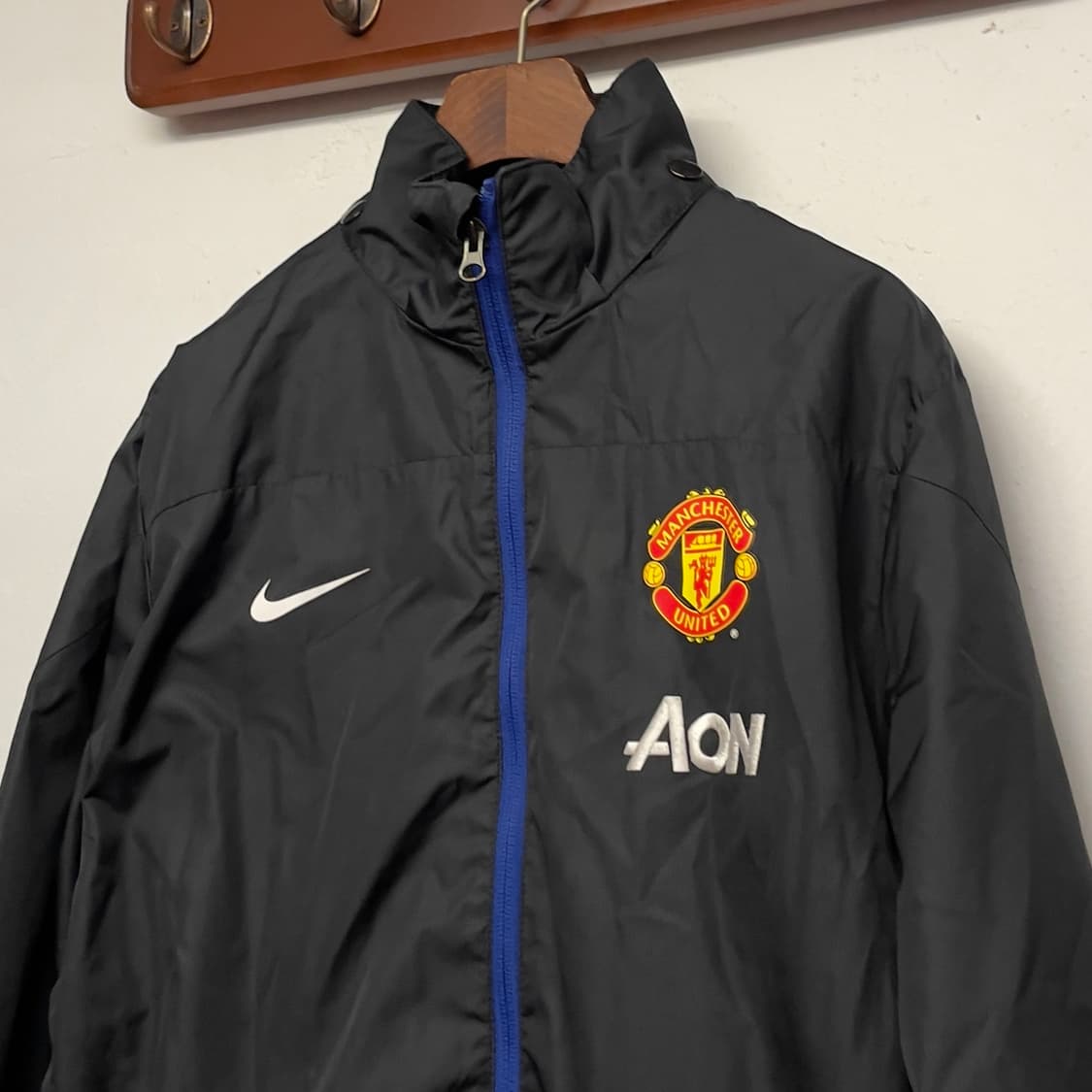 나이키 (우먼) 맨유 Aon 블랙 바람막이 자켓 상품이미지2