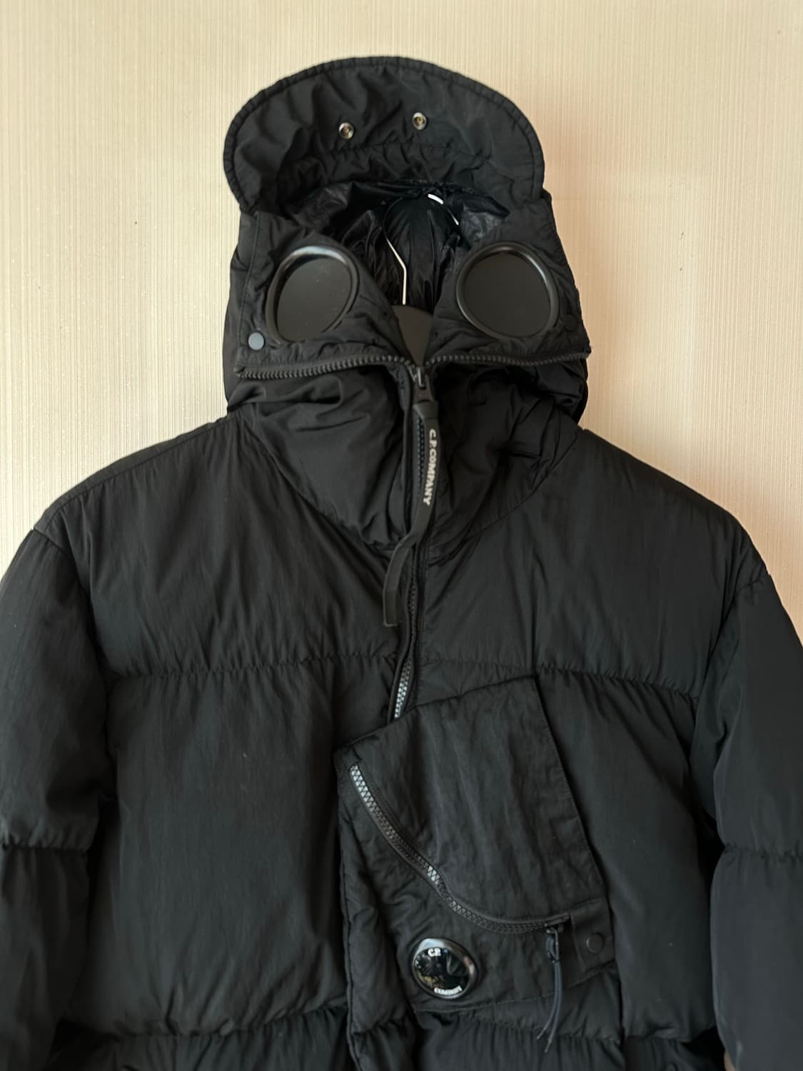 cp company 고글 렌즈포켓 패딩 100 상품이미지1