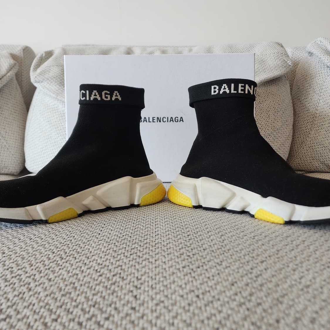 발렌시아가 니트 폴드 스피드 러너 스니커즈 블랙 36 상품이미지6