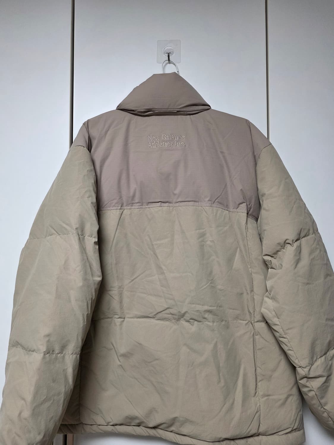 뉴발란스 베이지 경량패딩 점퍼 상품이미지5