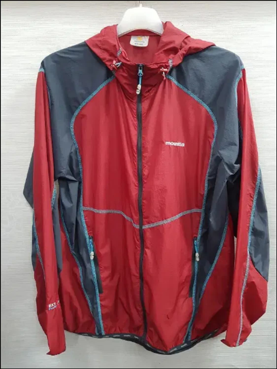 마운티아 경량후드 바람막이 상품이미지1