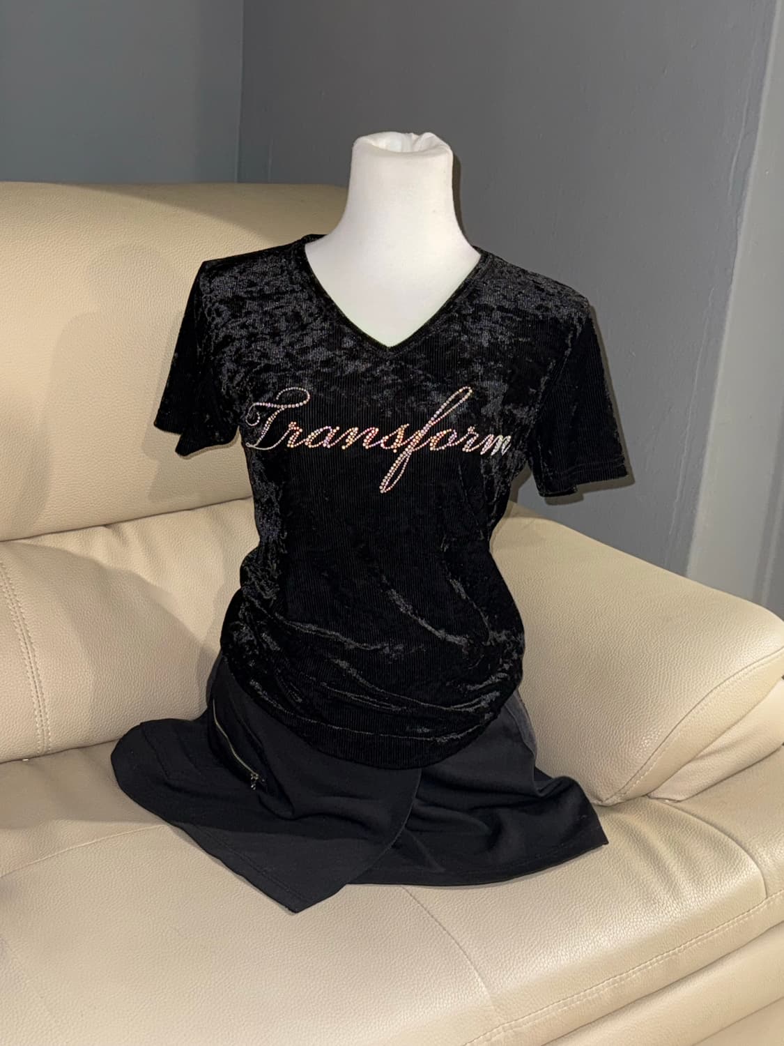 XFRM cubic lettering velvet top 상품이미지1