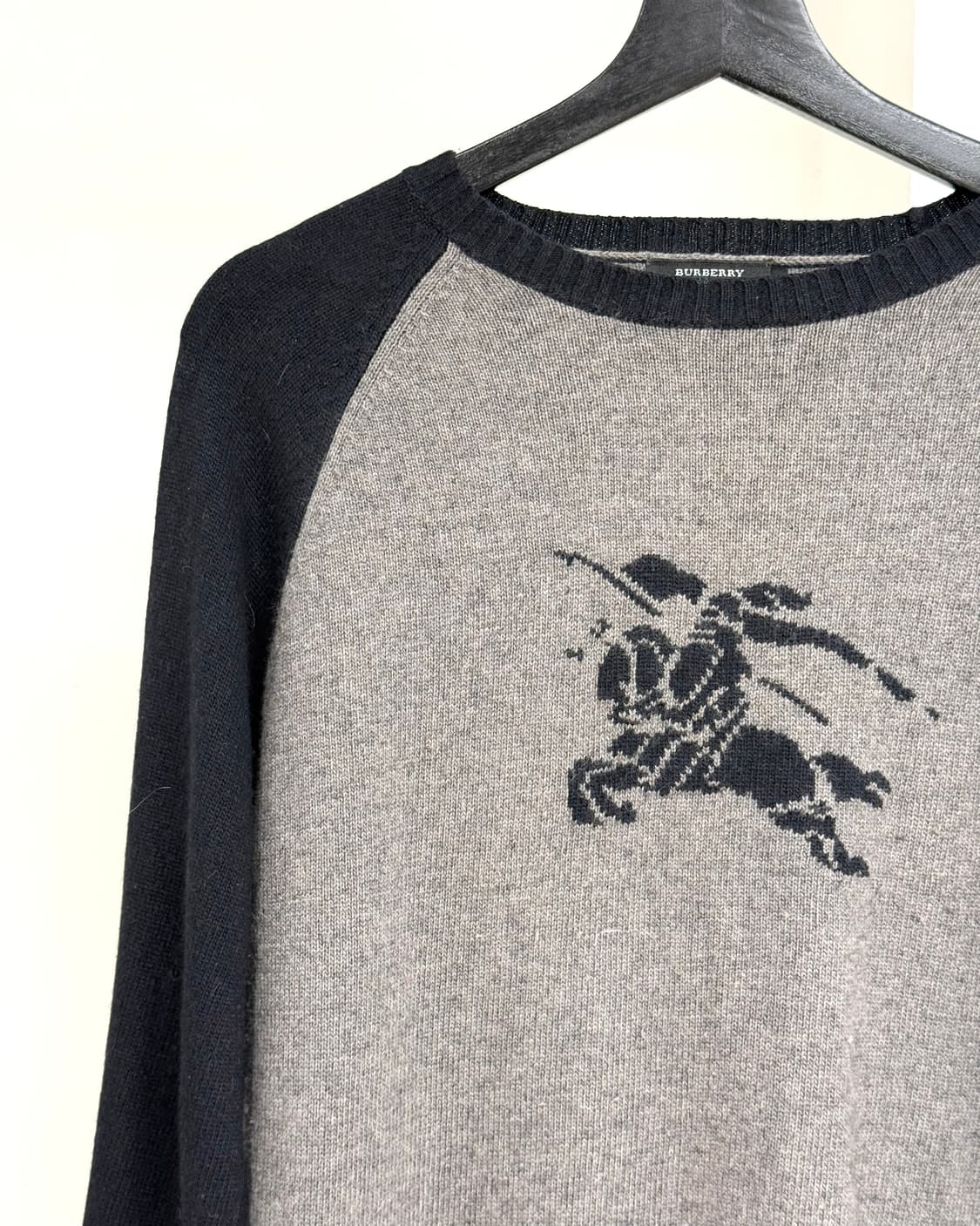 버버리 그레이 이퀘스트리안 나이트 스웨터 상품이미지3