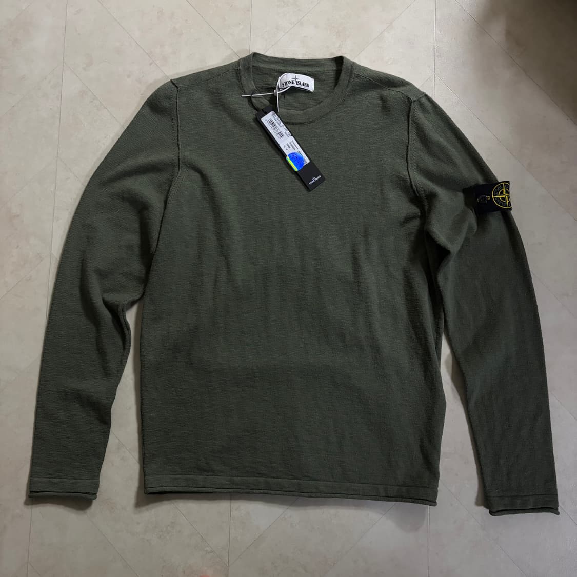 새상품(M)스톤아일랜드 와펜 슬리브 티셔츠 올리브 상품이미지4