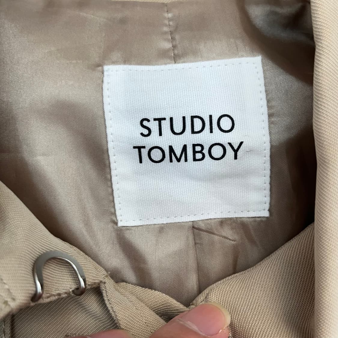 스튜디오톰보이 여성 벨티드 트렌치코트 (85-92-160) 상품이미지3