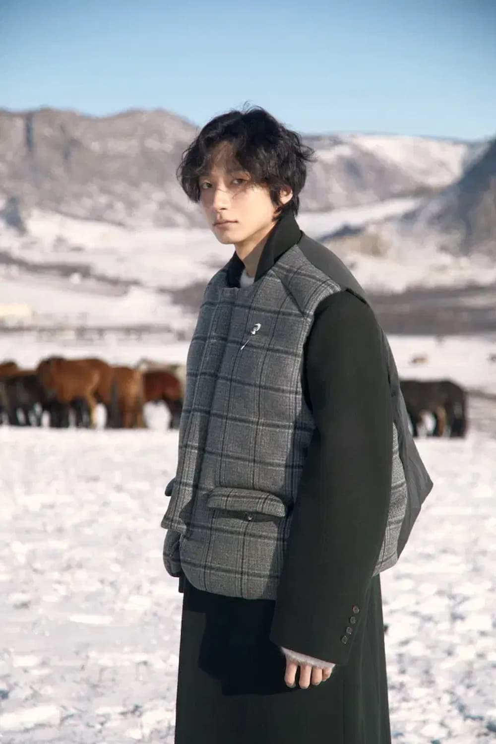 [OS] 23FW STU 덕 다운 패디드 울 체크 베스트 그린 상품이미지1