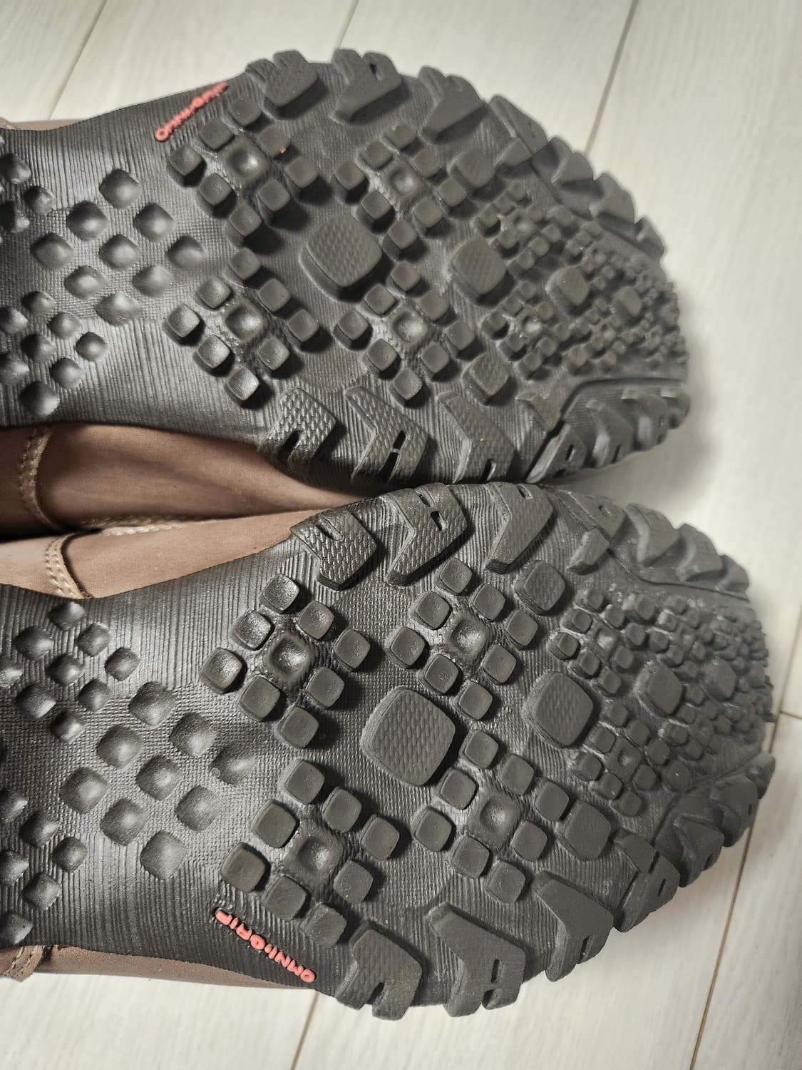 컬럼비아 등산화 캠핑용 트레블용 스니커즈 (BL2174) 사이즈245

 상품이미지8