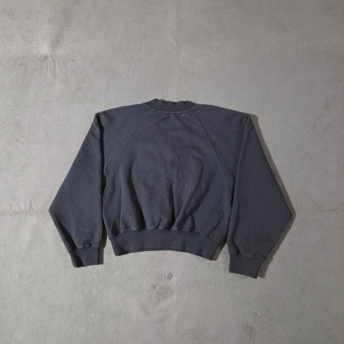 렉토 우먼 시그니처 로고 브이넥 스웻셔츠 맨투맨 차콜 상품이미지3