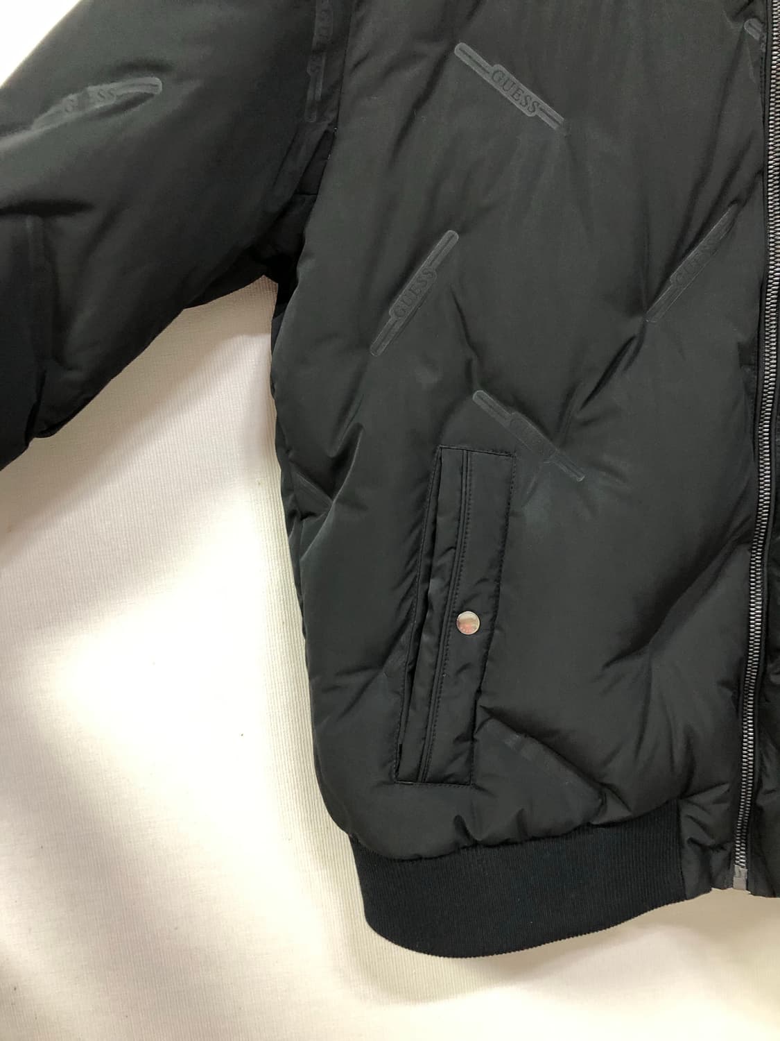 GUESS 게스 볼륨 후드 숏패딩 _ 블랙 105, XL 상품이미지5