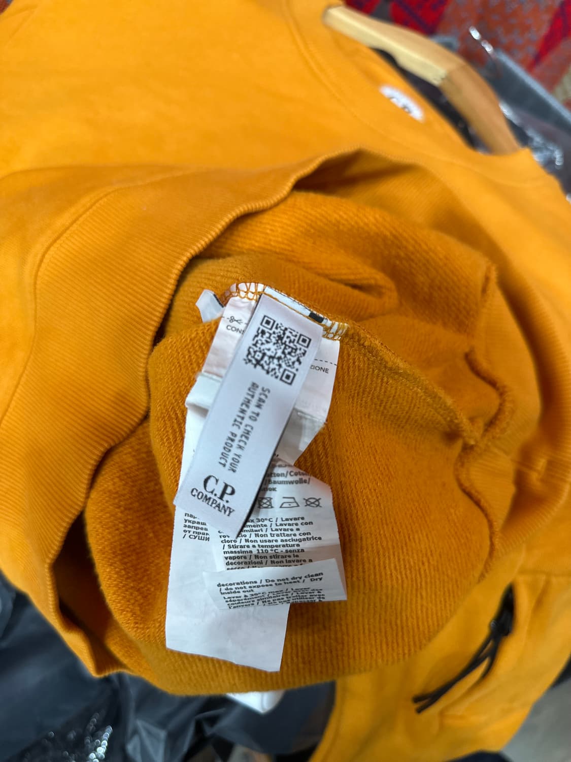 C.P. 컴퍼니 오렌지 기모 맨투맨 100 상품이미지4