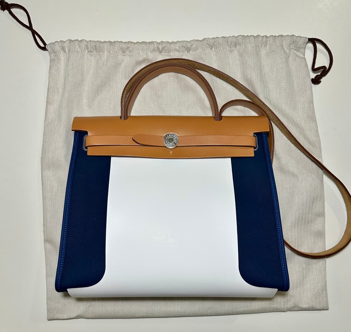 에르메스 에르백 31 네이비 베이지 은장 신품급 차정원 상품이미지9