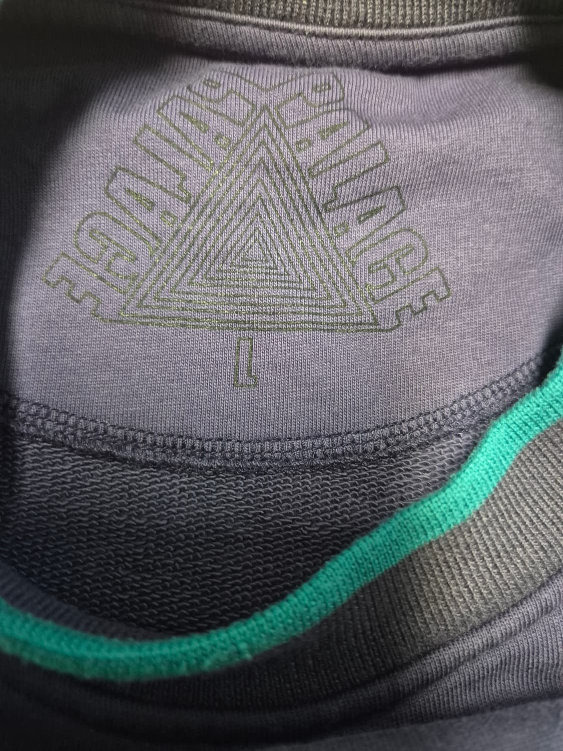 팔라스 판다 크루넥 판매합니다 상품이미지2