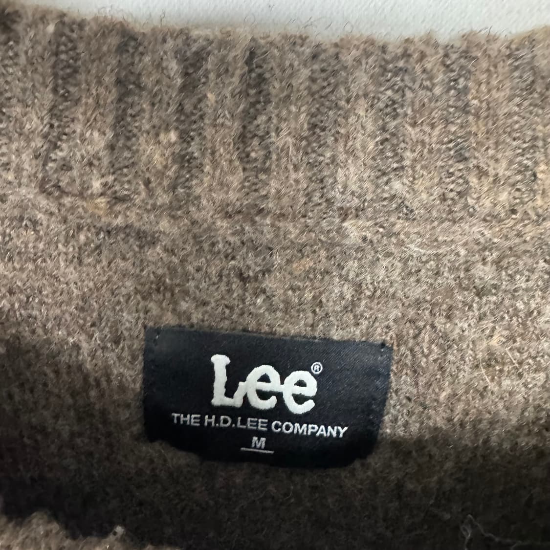 Lee 부클 빅 트위치 로고 니트 브라운 상품이미지3