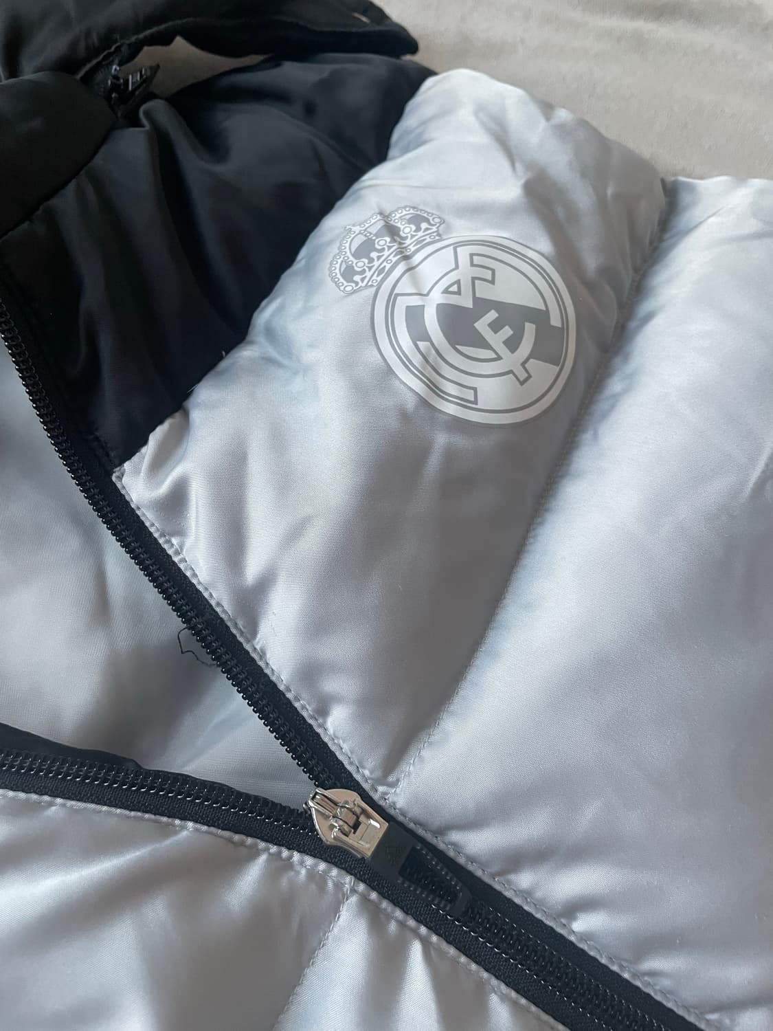 레알마드리드 후드 패딩조끼 상품이미지3