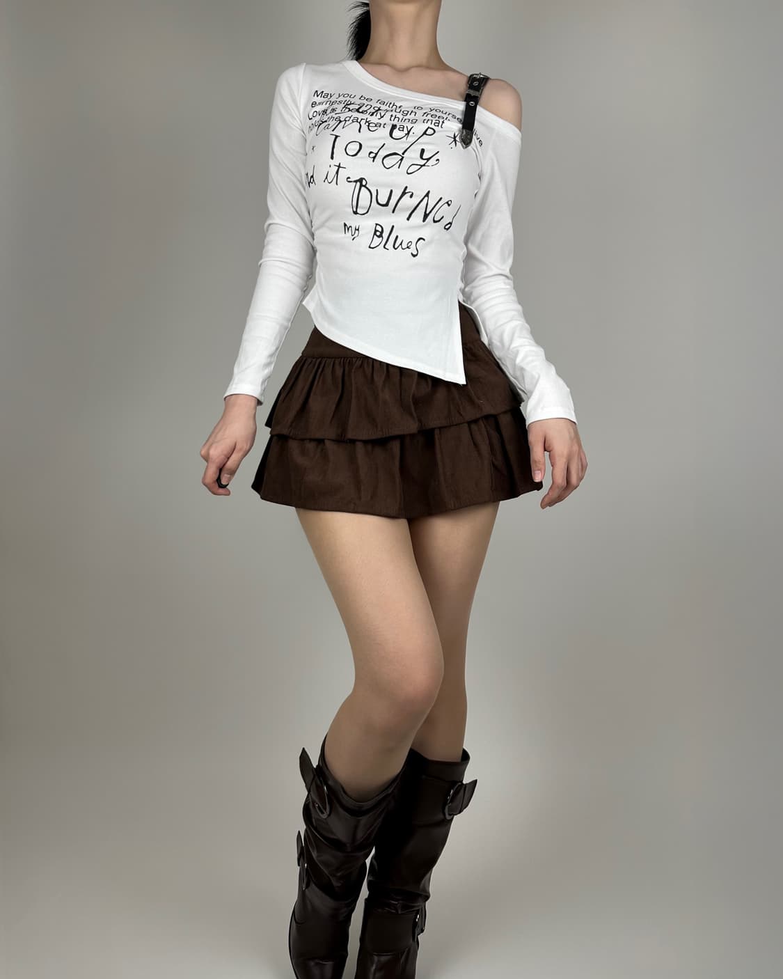 화이트 레터링 언발 긴팔티 상품이미지2