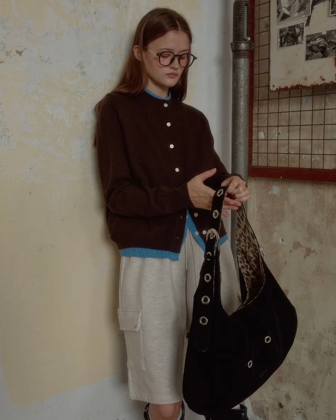 레터리 스웨이드 버클 리버시블 숄더백 블랙 새상품 상품이미지2