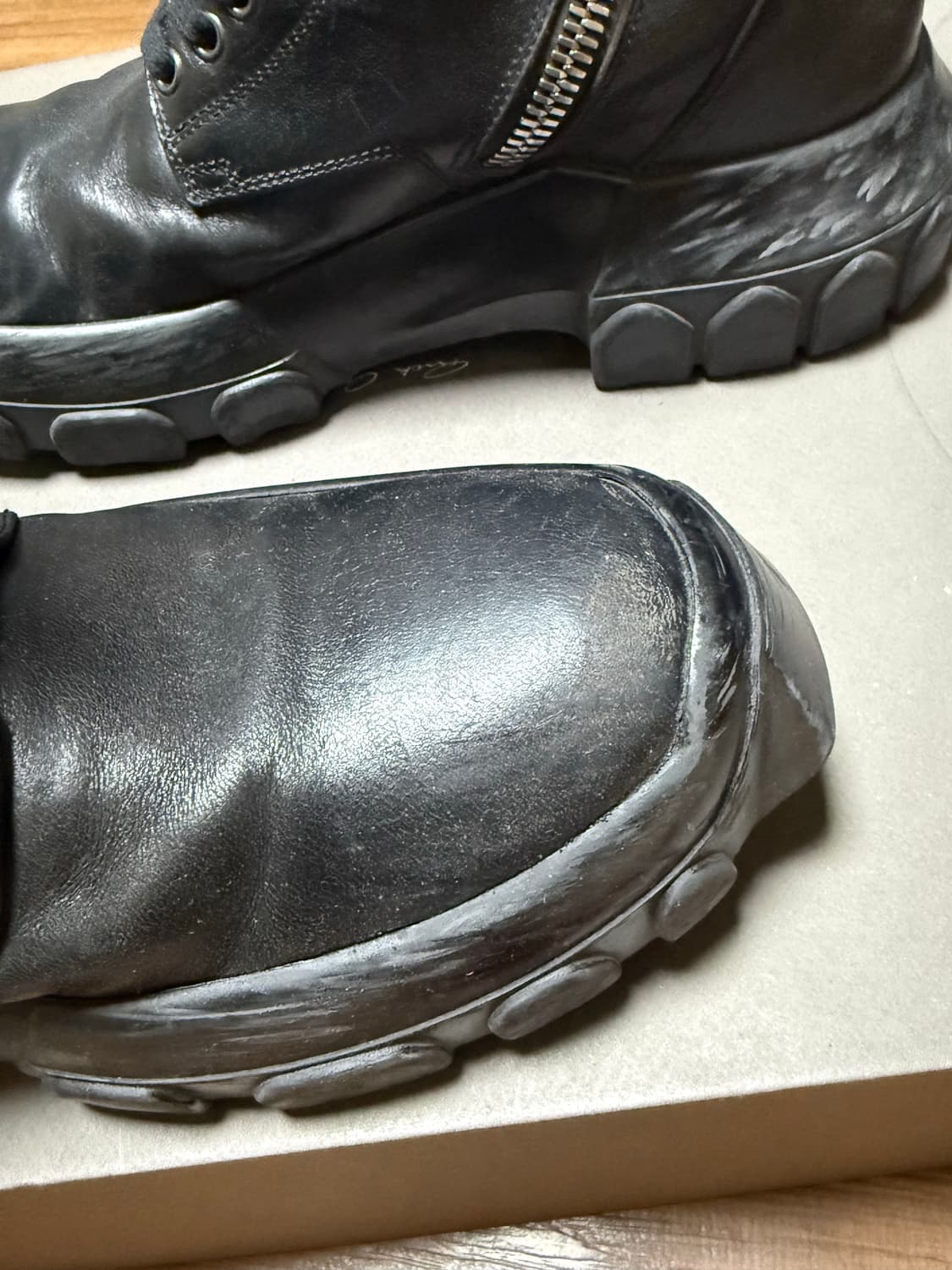 릭오웬스 18FW 시시포스 트랙터 부츠 상품이미지5