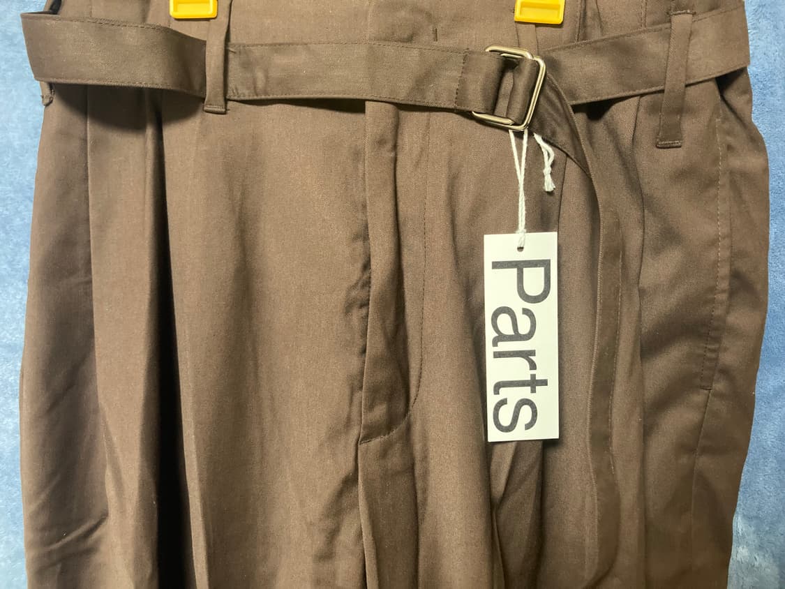 [새제품,M] 파츠 투 플리츠 벨티드 슬랙스 (다크 브라운) 상품이미지5