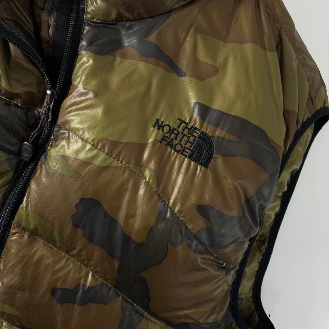 The norhface  노스페이스 카모 패딩 베스트  상품이미지6