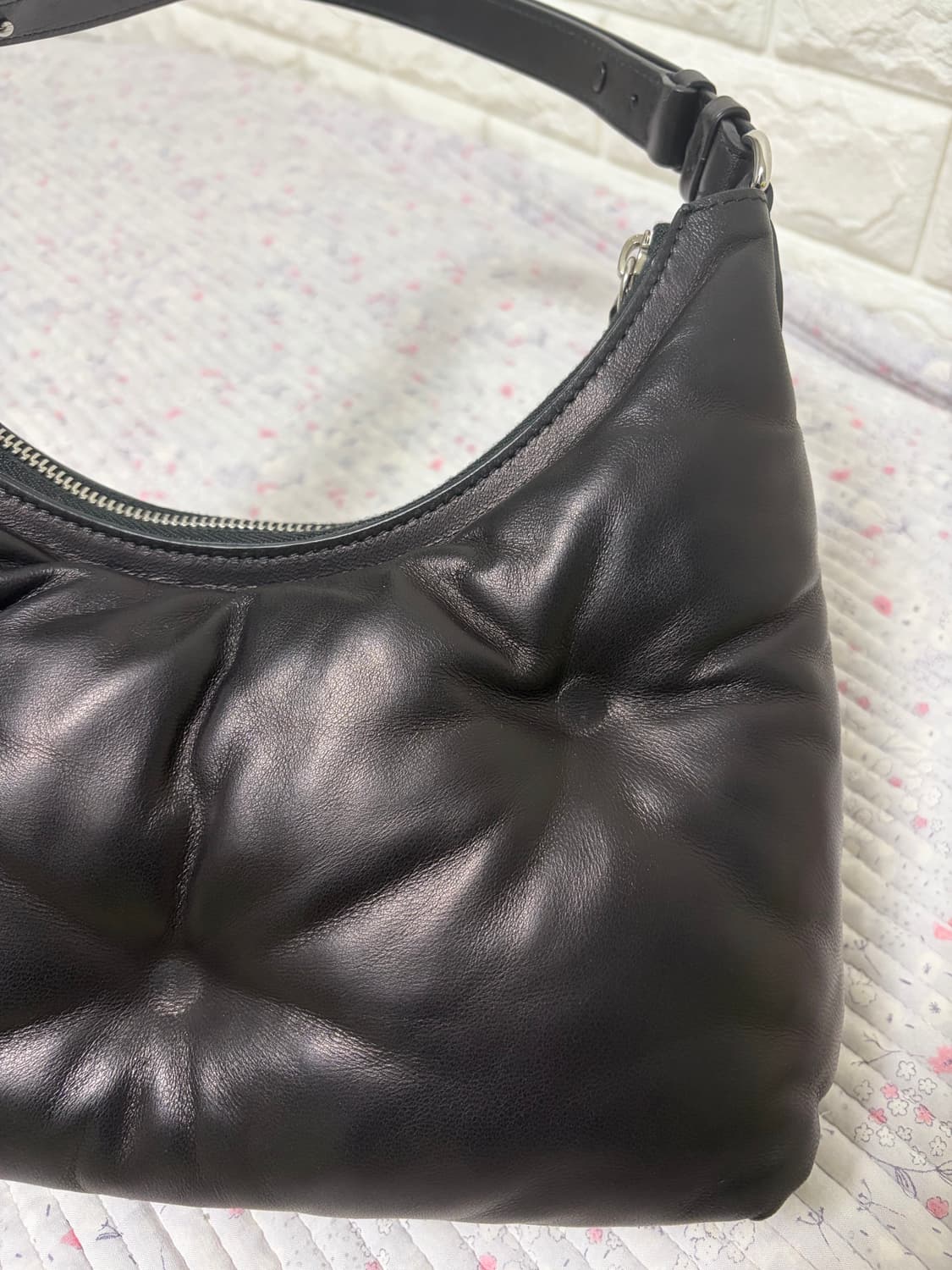 메종마르지엘라 글램 슬램 호보 스몰 블랙 상품이미지4