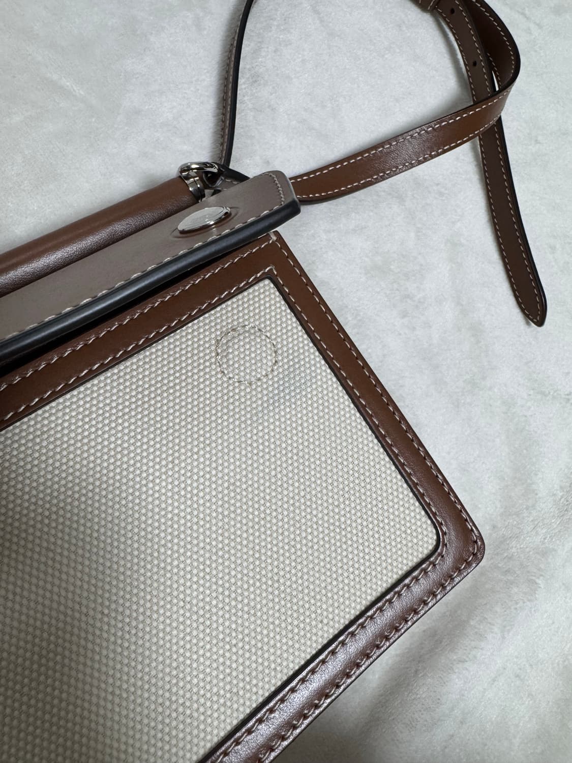 버버리 미니 포켓 호스페리 타이틀 백 상품이미지10