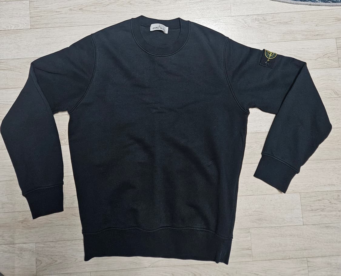 스톤아일랜드 63051 크루넥 스웨트셔츠 블랙 상품이미지1