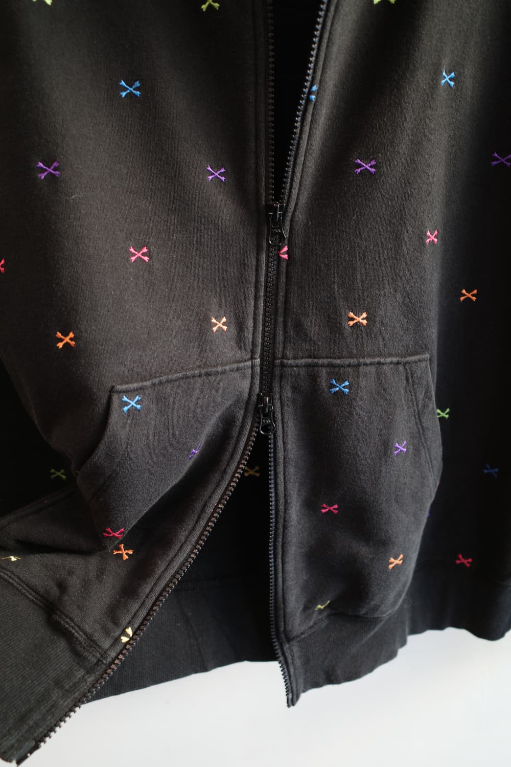 BEAMS HEART 빔즈 스컬 자수 투웨이집업 후디 상품이미지5