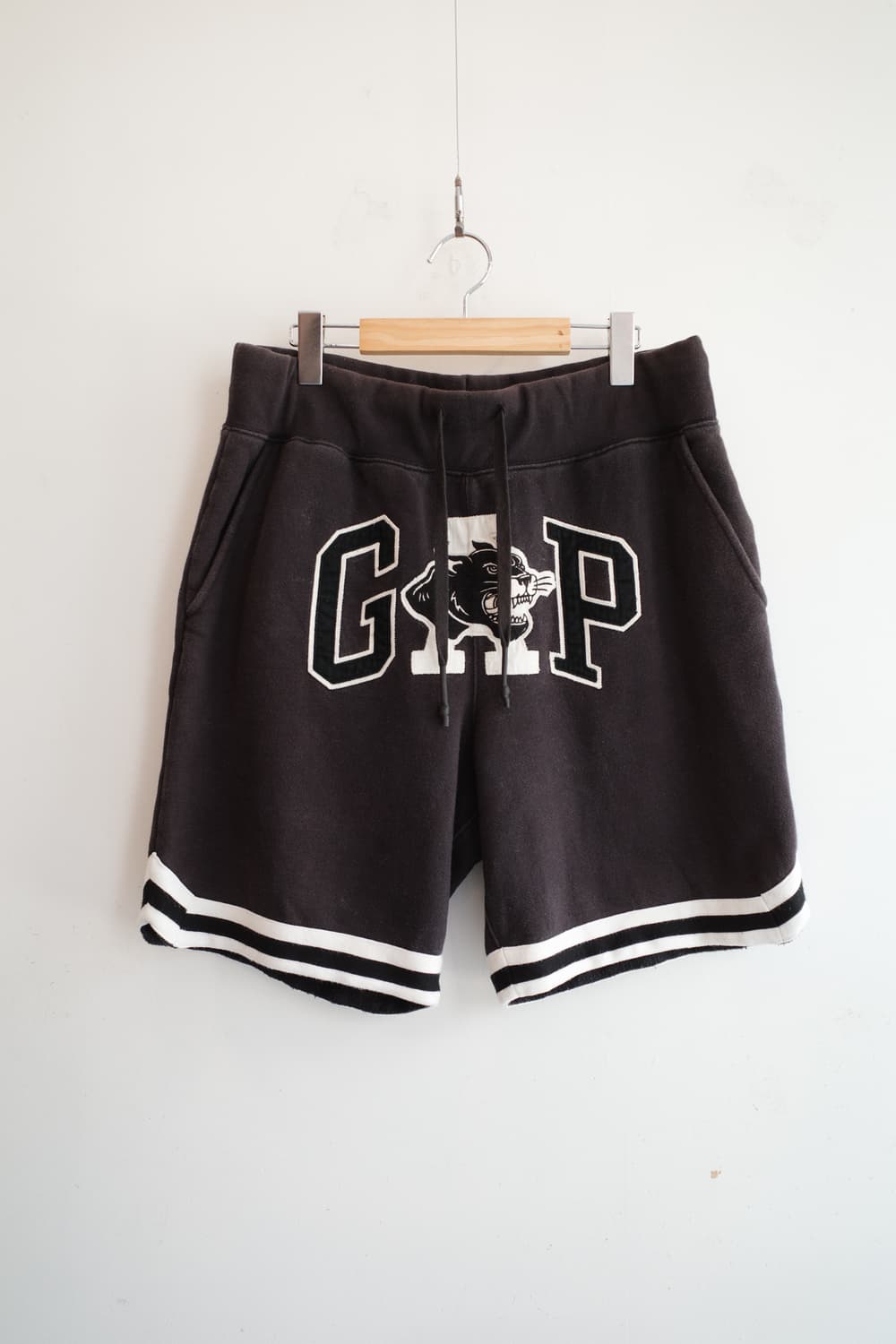 GAP x The Brooklyn Circus 로고 밴딩 쇼츠 (free 상품이미지1