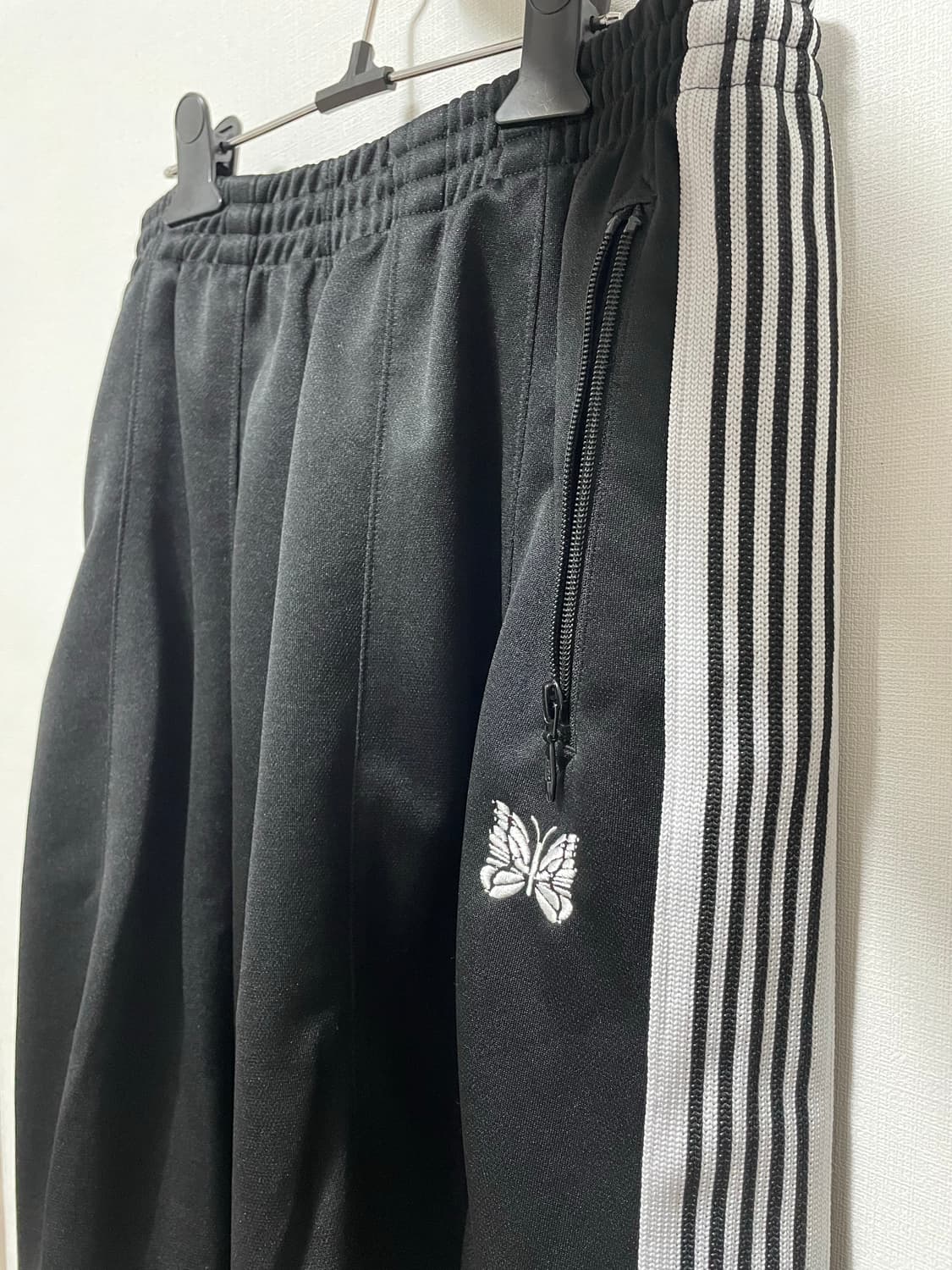 니들스 트랙팬츠 hd 검흰 S사이즈 상품이미지3