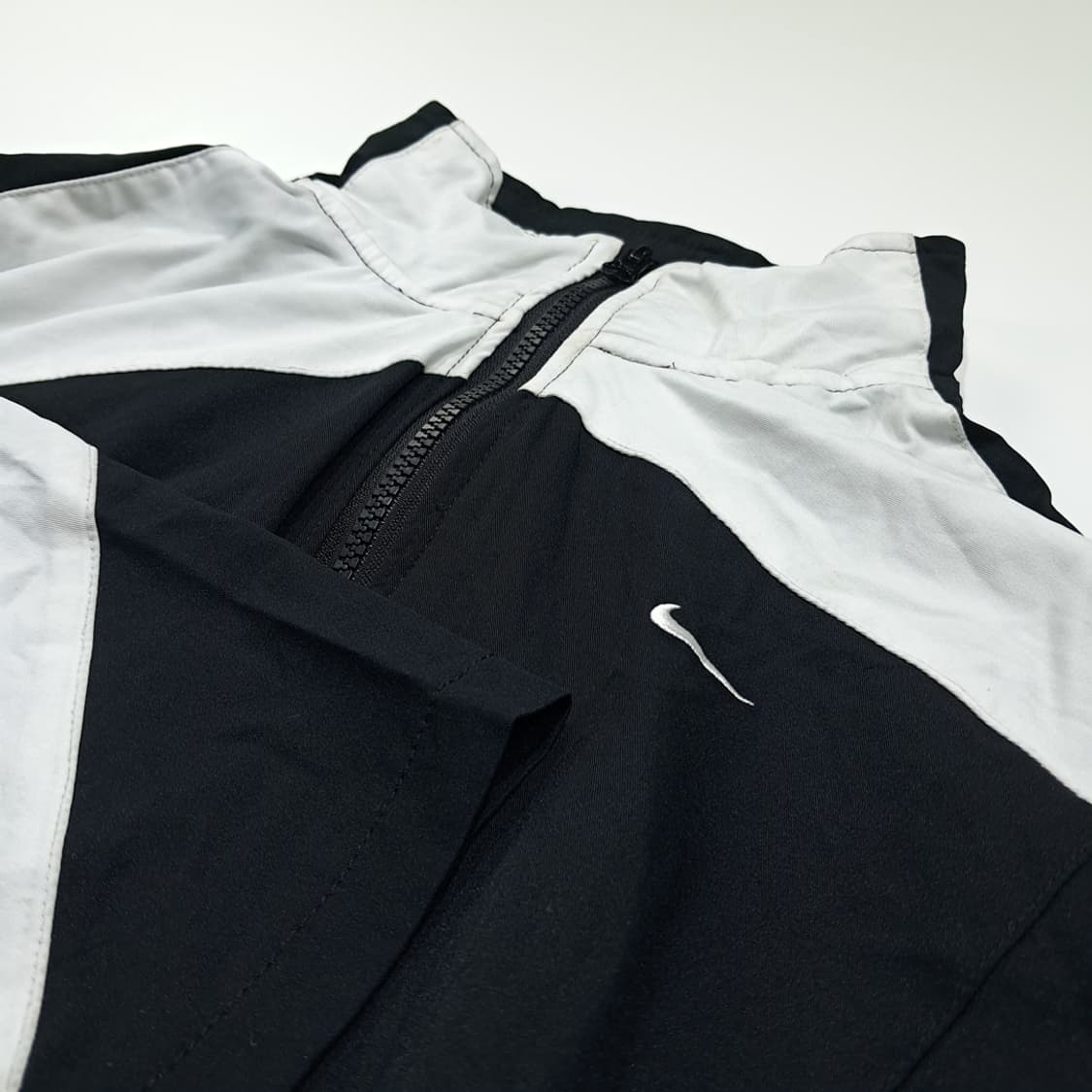 CK013 FREE 나이키 90s 00s 크롭 블랙화이트 크롭 자켓 상품이미지4