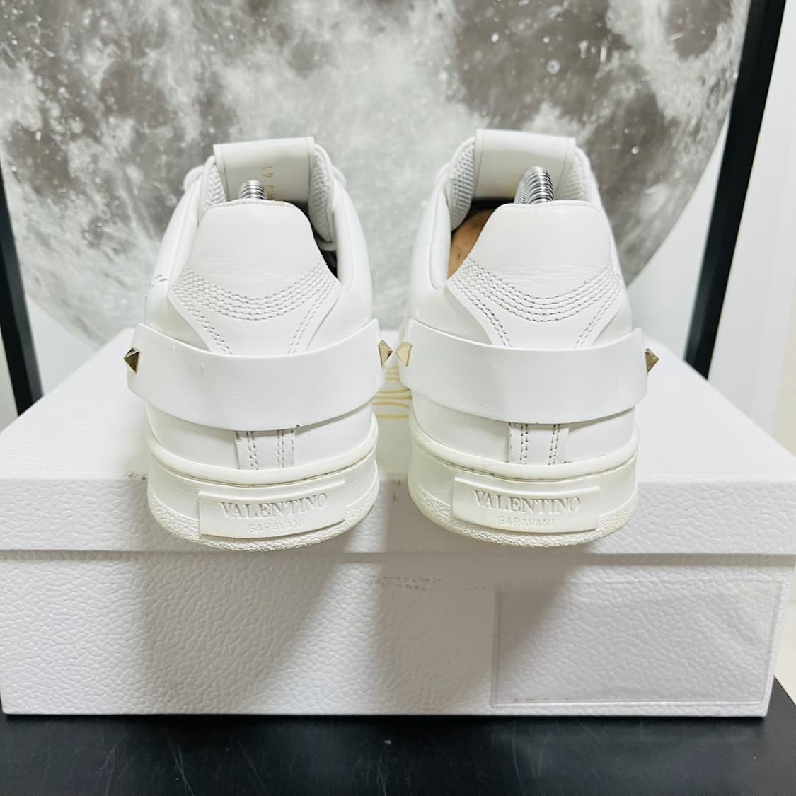 정품 41) 발렌티노 화이트 로고 백넷 스니커즈 265~270 상품이미지4