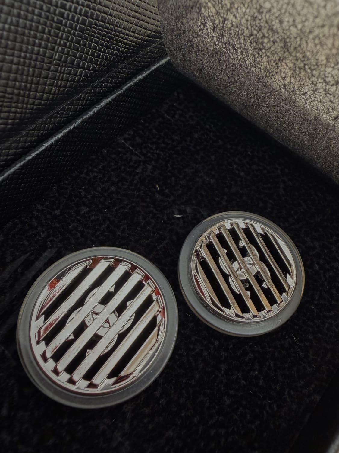 2017s / 샤넬 정품 버튼 리싸이클 이어링 귀걸이 상품이미지3