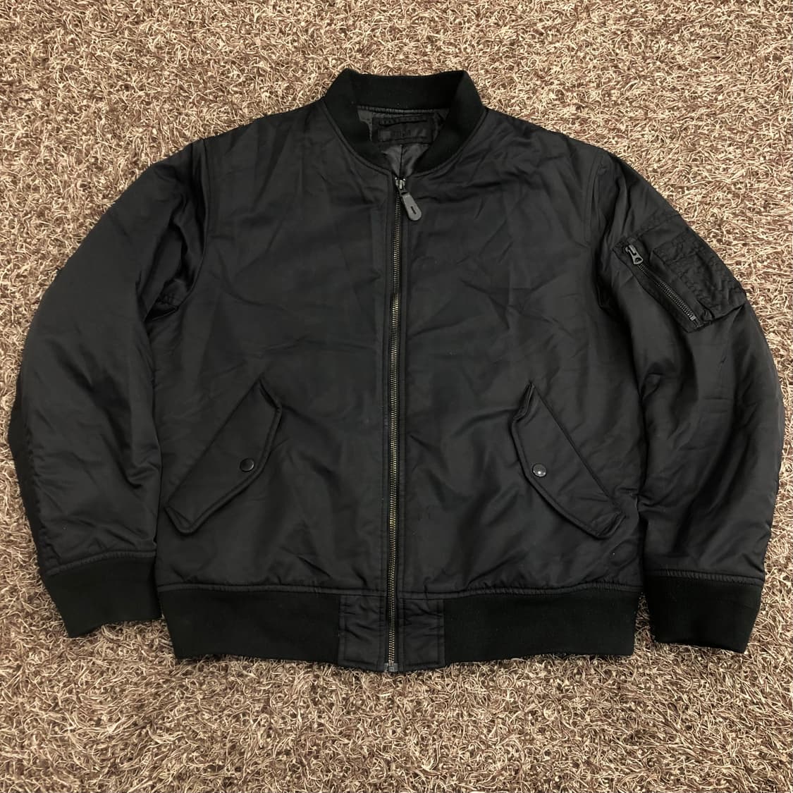 유니클로 나일론 봄버 MA-1 항공점퍼 상품이미지1