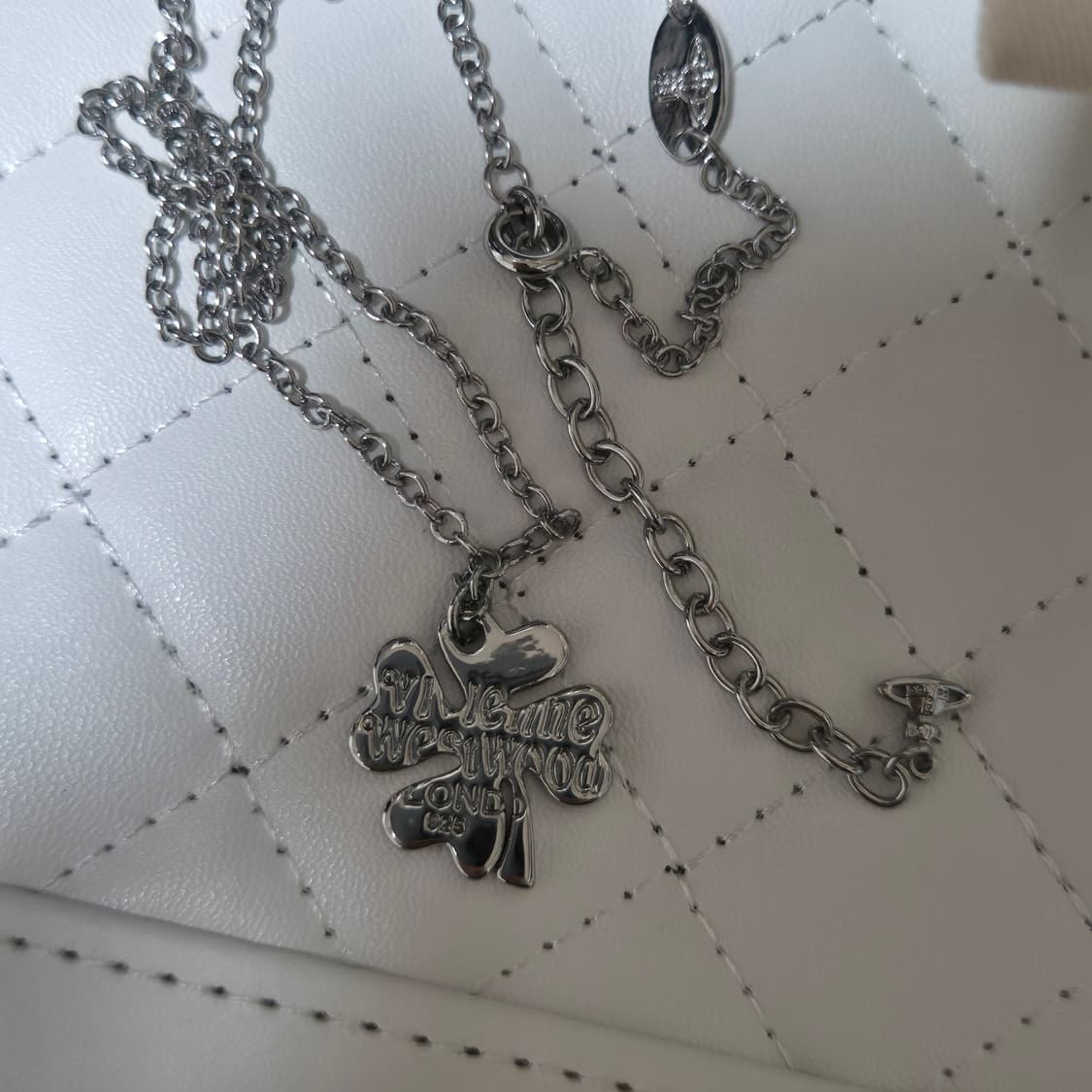 비비안웨스트우드 클로버 목걸이 상품이미지2