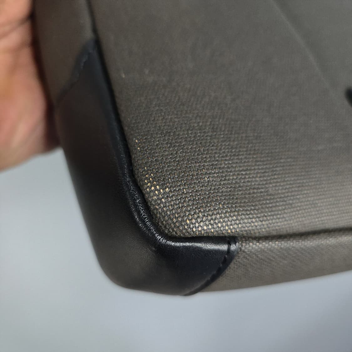 샘소나이트 레드 아다지오 크로스백 브라운 상품이미지8