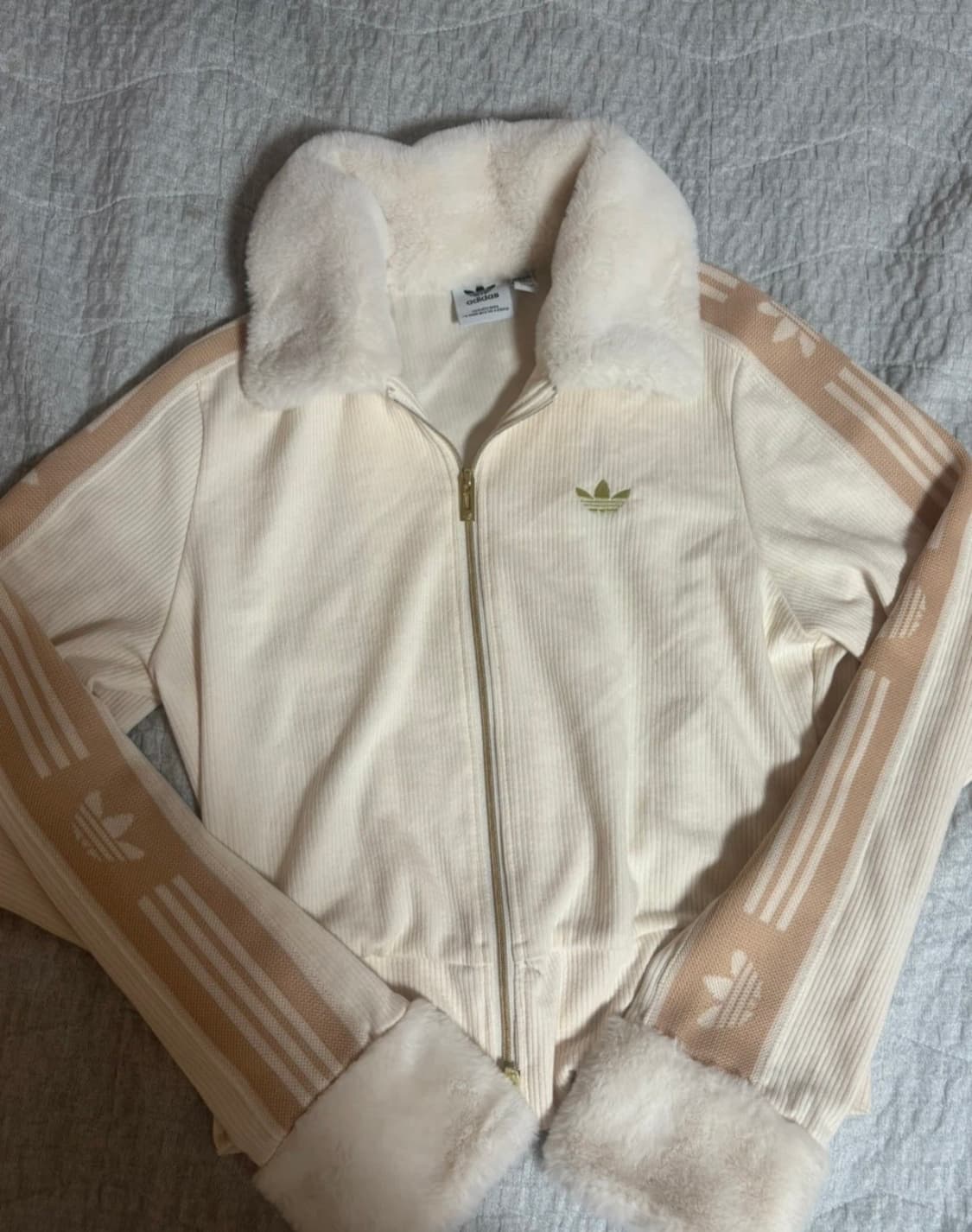 아디다스 시크 퍼 재킷 상품이미지2