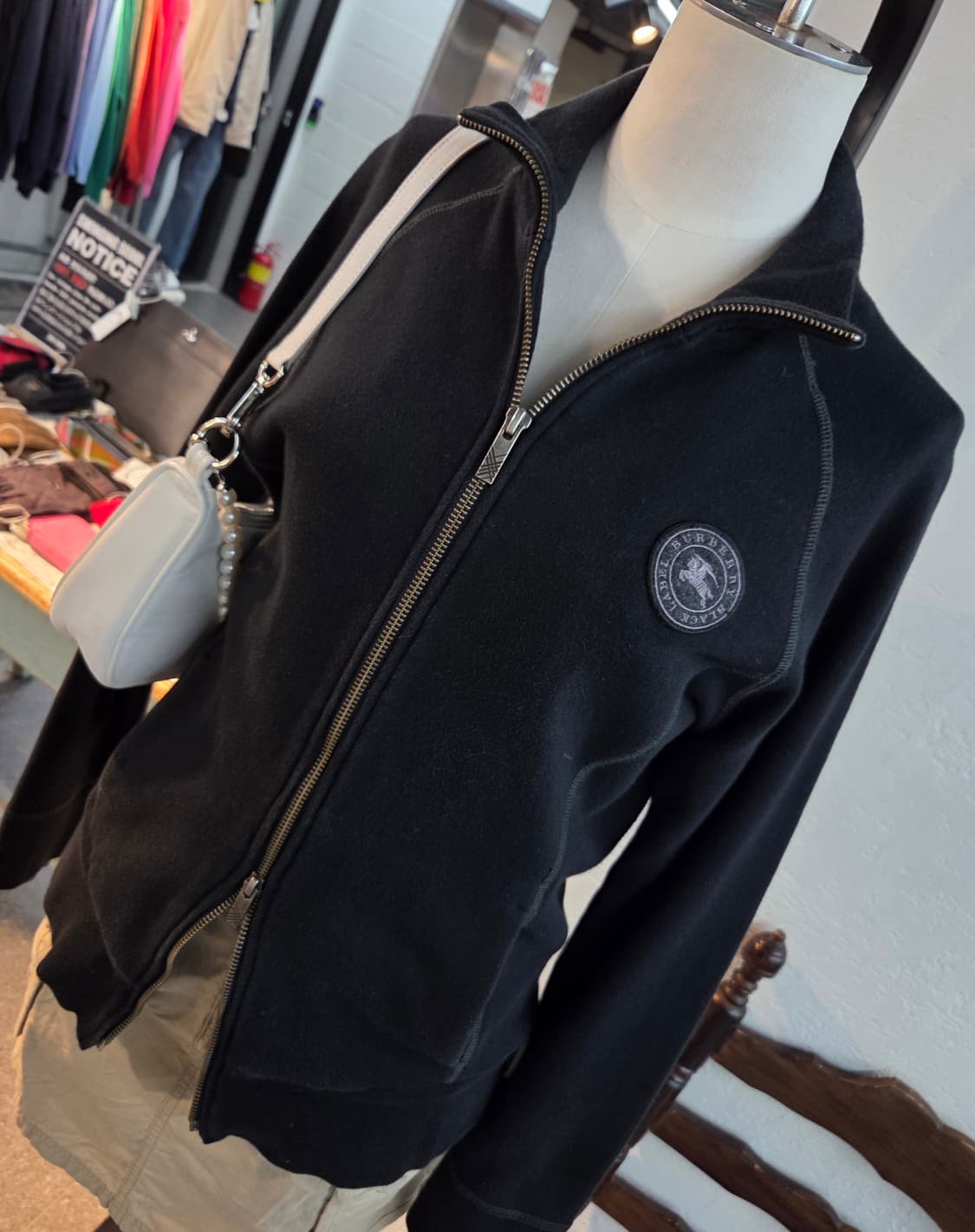 BURBERRY 버버리 블랙라벨 2-way 블랙집업 상품이미지1